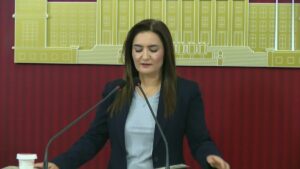 chpli-kilic-tugayin-ak-partiye-gecisine-izmiri-transferlerle-alamazsiniz-dedi-uXOgiJNn